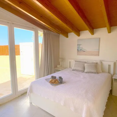 Spanish Connection - A Pie De Playa Villa *